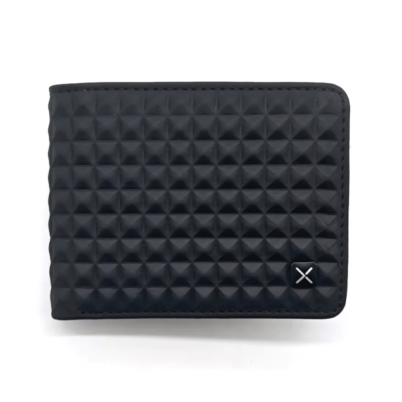 As rachaduras na superfície das carteiras duplas de PU com projeção piramidal são um resultado natural do envelhecimento ou da manutenção inadequada?